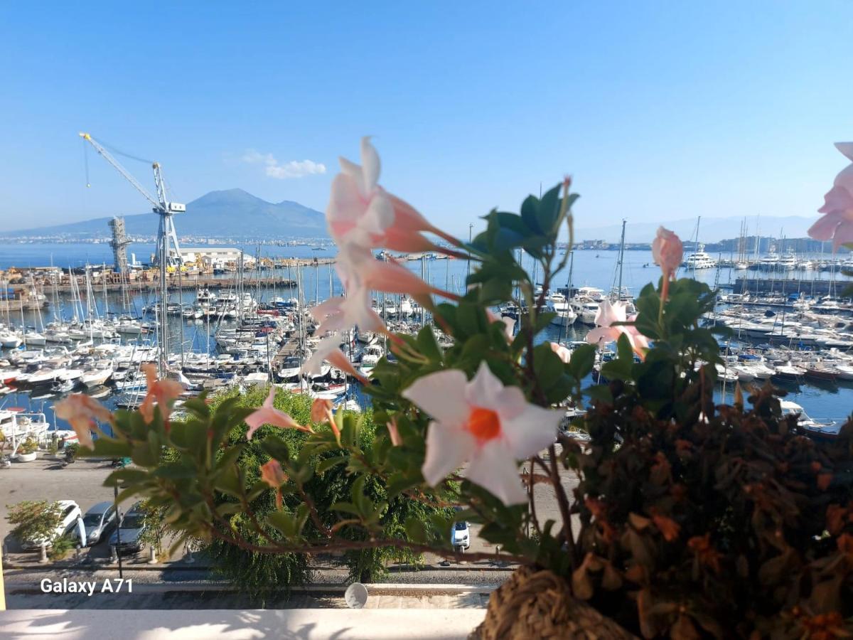 Coralinetiny Acomodação com café da manhã Castellammare di Stabia Exterior foto