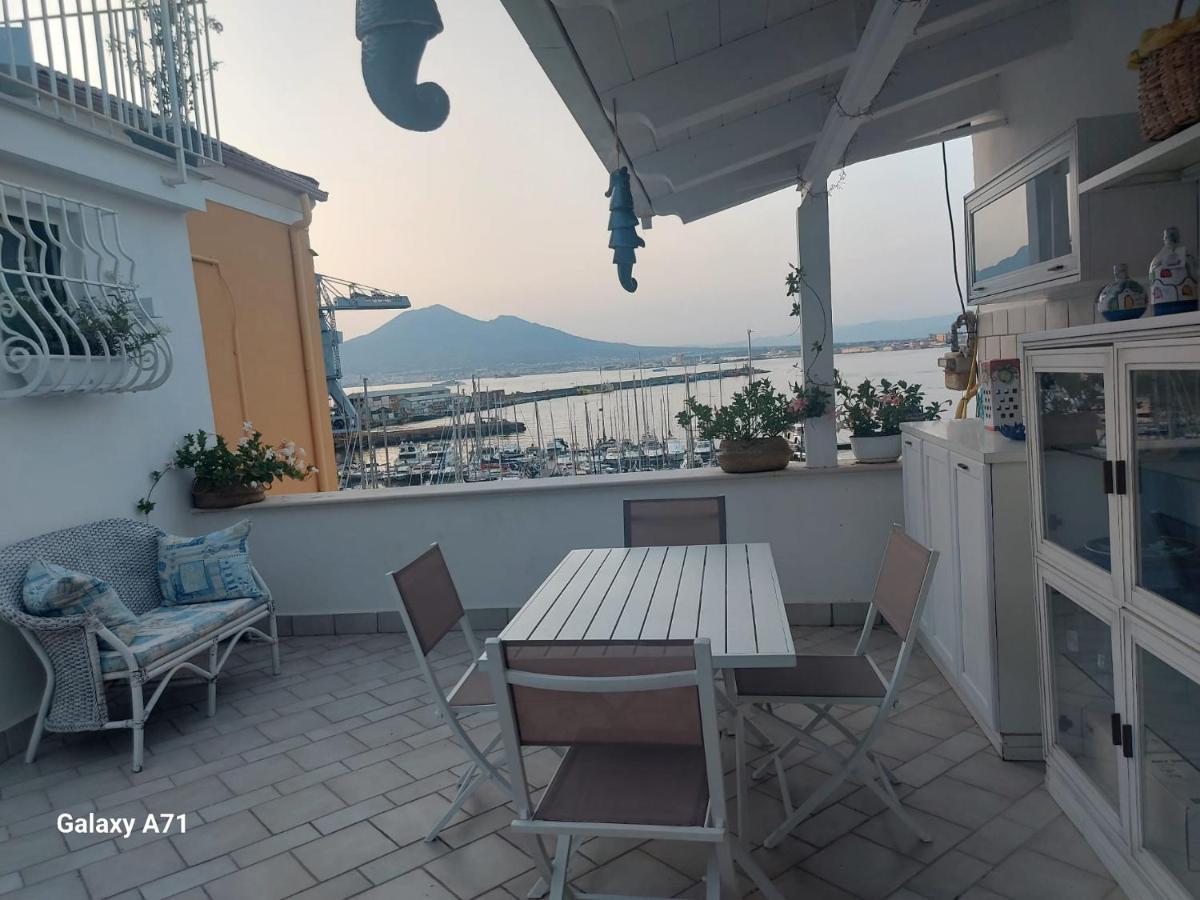 Coralinetiny Acomodação com café da manhã Castellammare di Stabia Exterior foto
